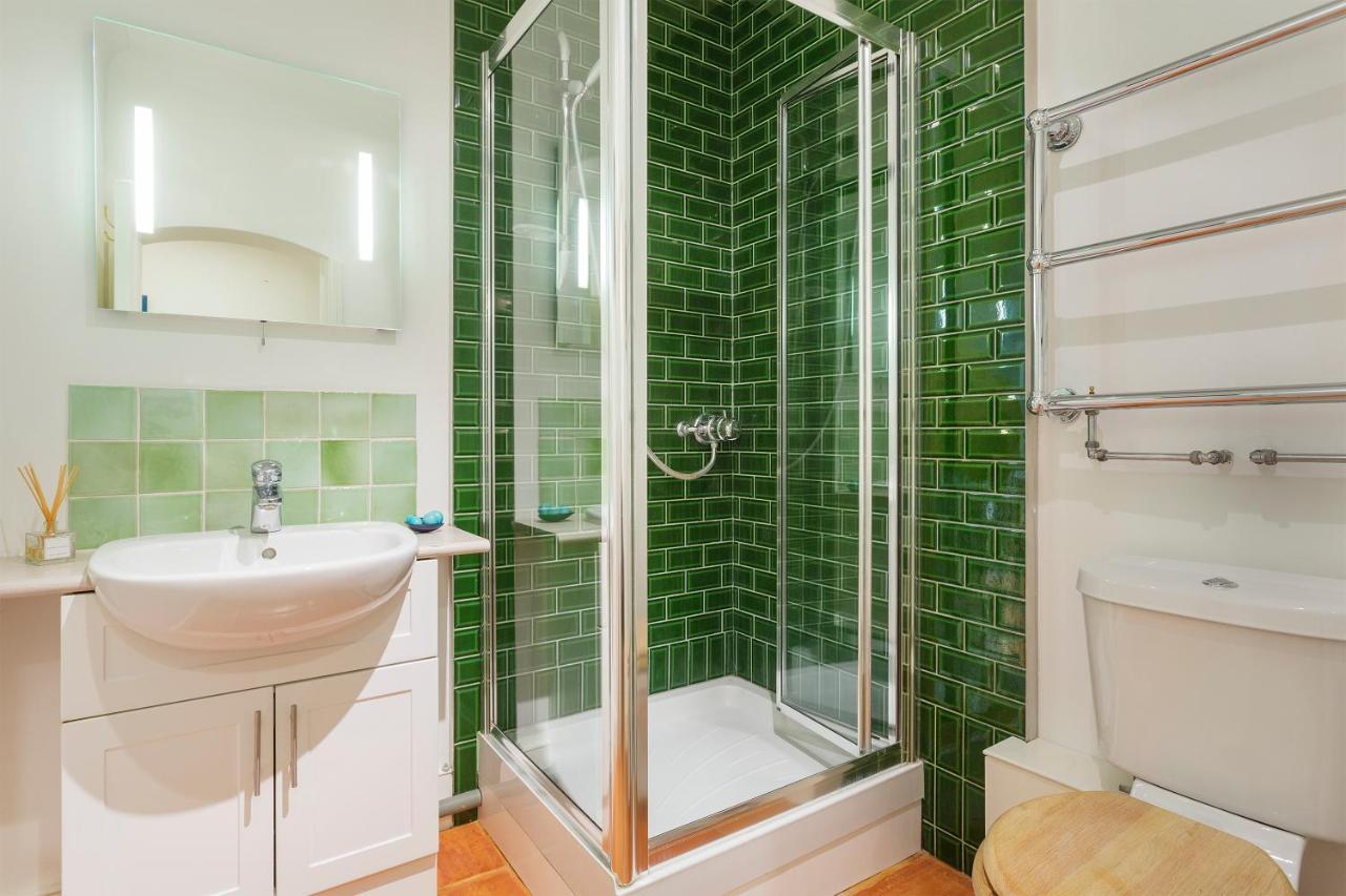 לונדון Veeve - South Kensington Garden Apartment מראה חיצוני תמונה