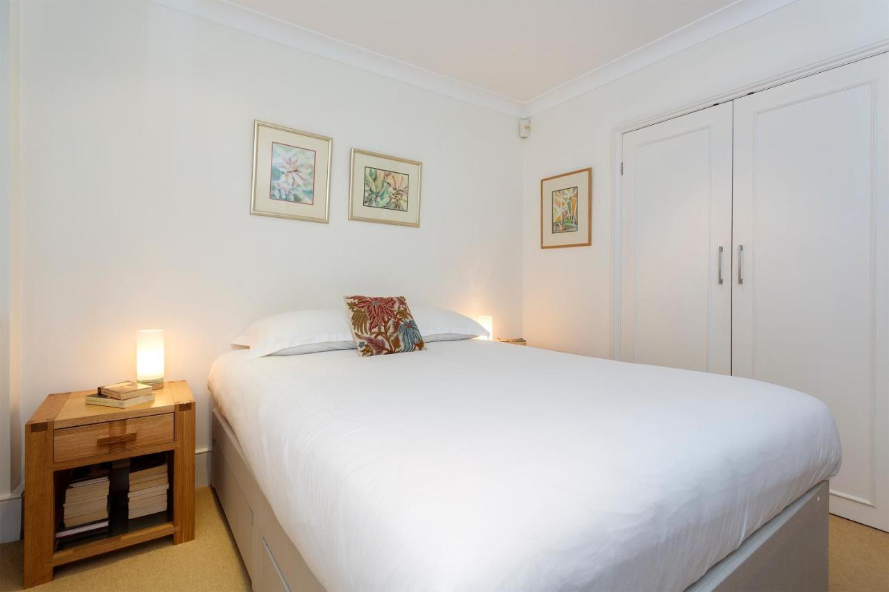 לונדון Veeve - South Kensington Garden Apartment מראה חיצוני תמונה